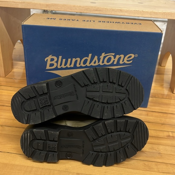 Blundstone Olive Green Leather Boots - Picture 5 of 6